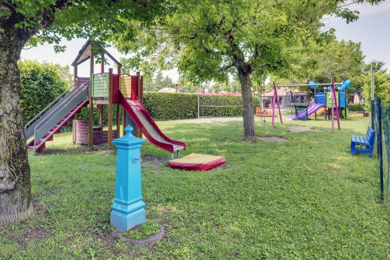 Residence Villaggio Tiglio Sirmione Eksteriør bilde