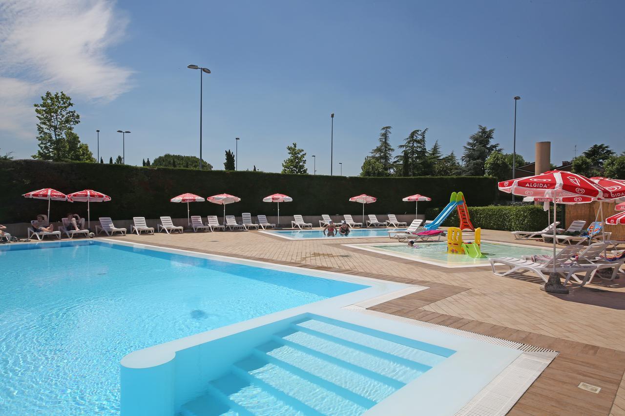 Residence Villaggio Tiglio Sirmione Eksteriør bilde