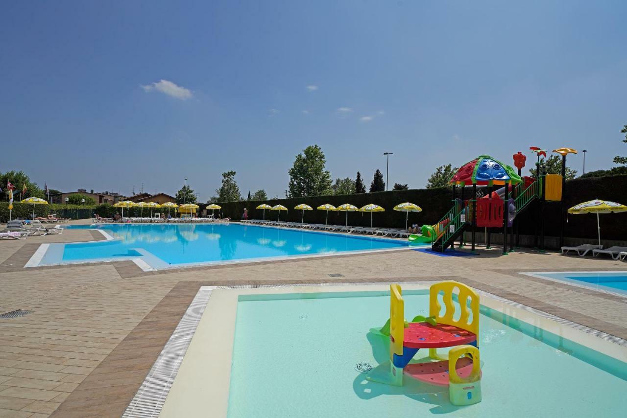 Residence Villaggio Tiglio Sirmione Eksteriør bilde